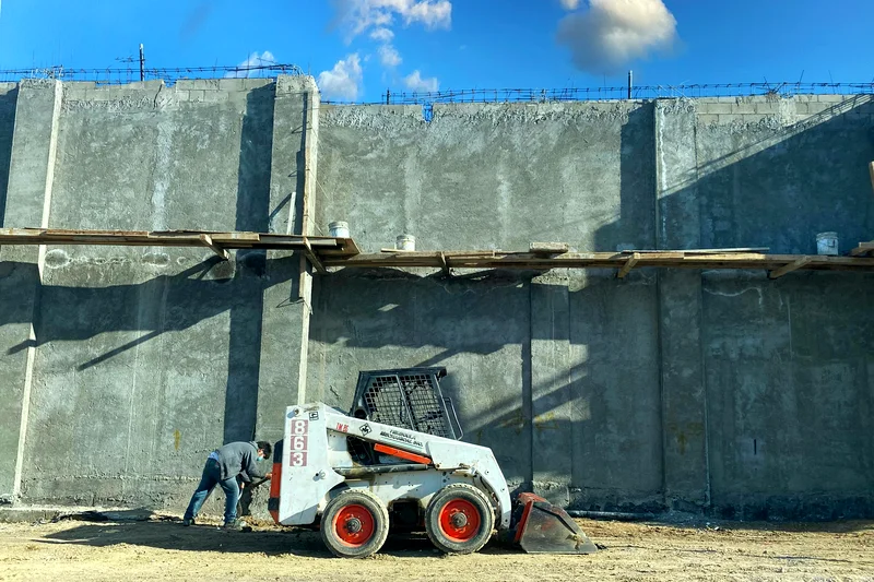 بوبكات جنزير T590 - تأجير بوبكات